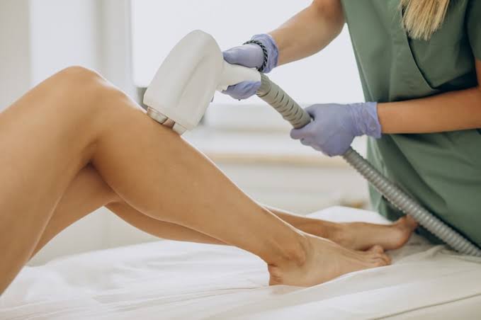 Sessão de depilação a laser profissional em Peniche